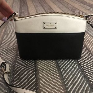 Used Kate Spade crossbody! Only used once!